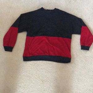 😎 cool looking sweater😎